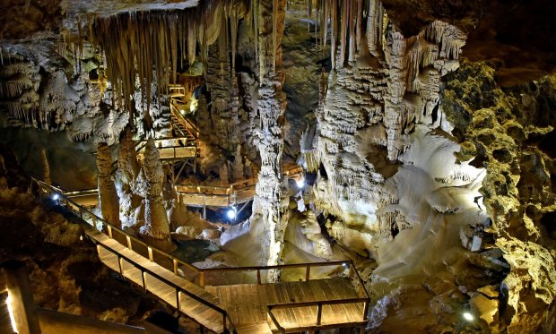 Formation and Characteristics of Karaca Cave, Gümüşhane